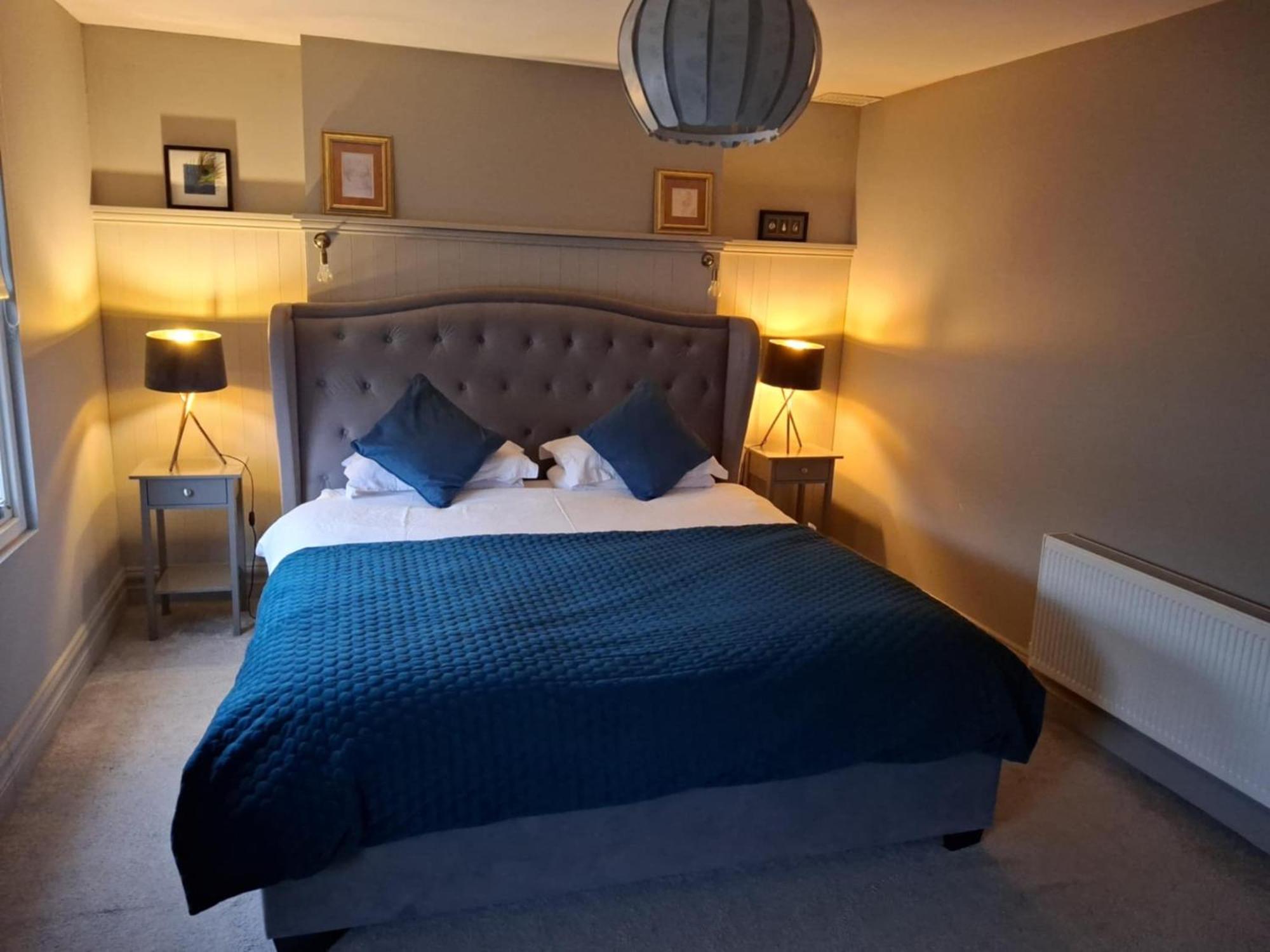 3 Bedroom Luxury Apartment Main Street Cashel  Esterno foto